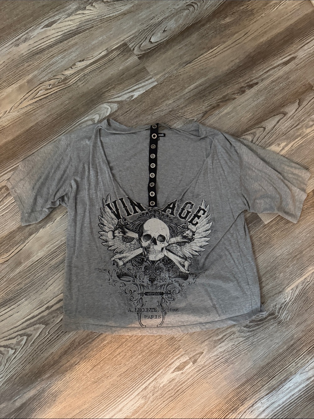 Fashion Nova Gray Short Sleeve Vintage Skull Tee